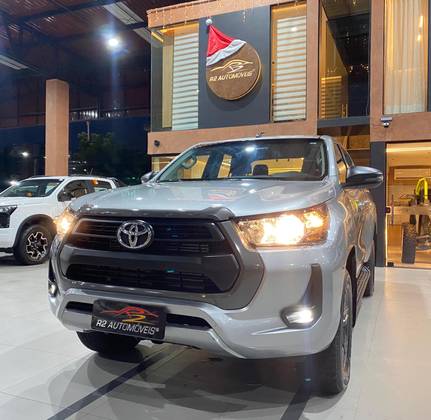 TOYOTA HILUX 2.8 D-4D TURBO DIESEL CD SR 4X4 AUTOMÁTICO